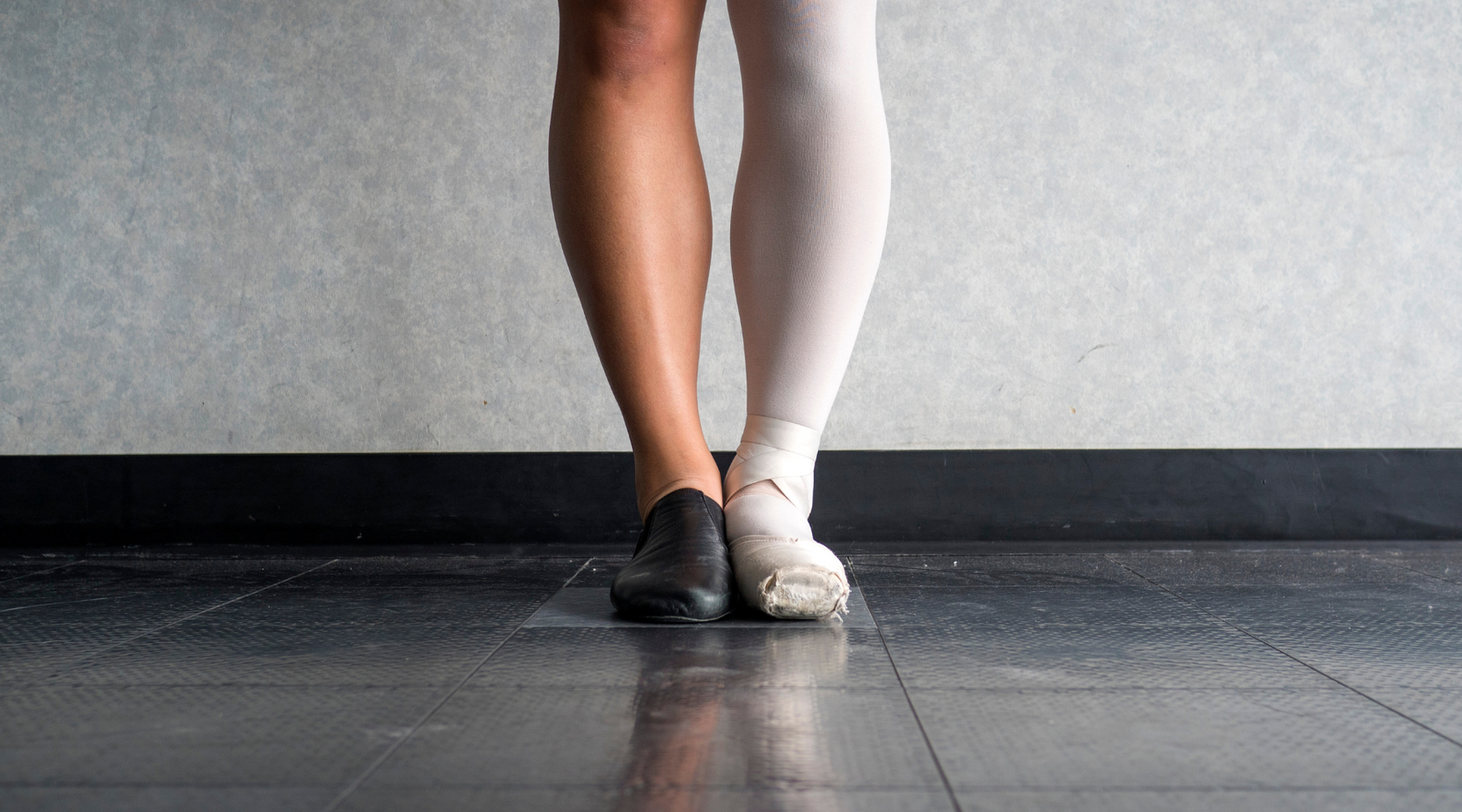 Ballet vs. Jazz Foot Positions: Mastering Turnout, Parallel, and Technique